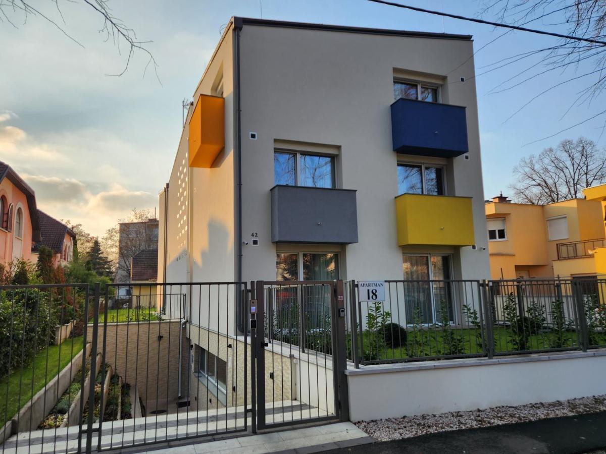 デブレツェン Apartman 18アパートホテル エクステリア 写真