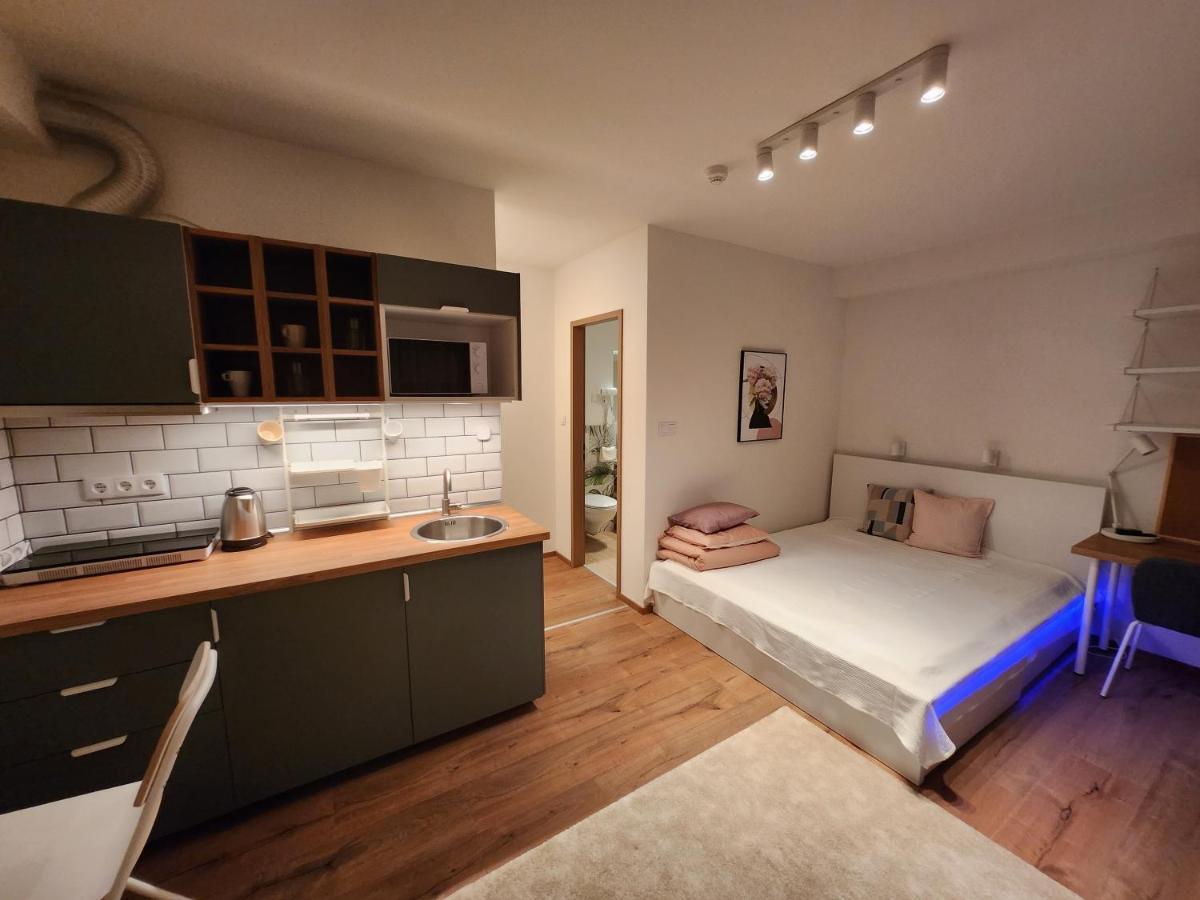 デブレツェン Apartman 18アパートホテル エクステリア 写真