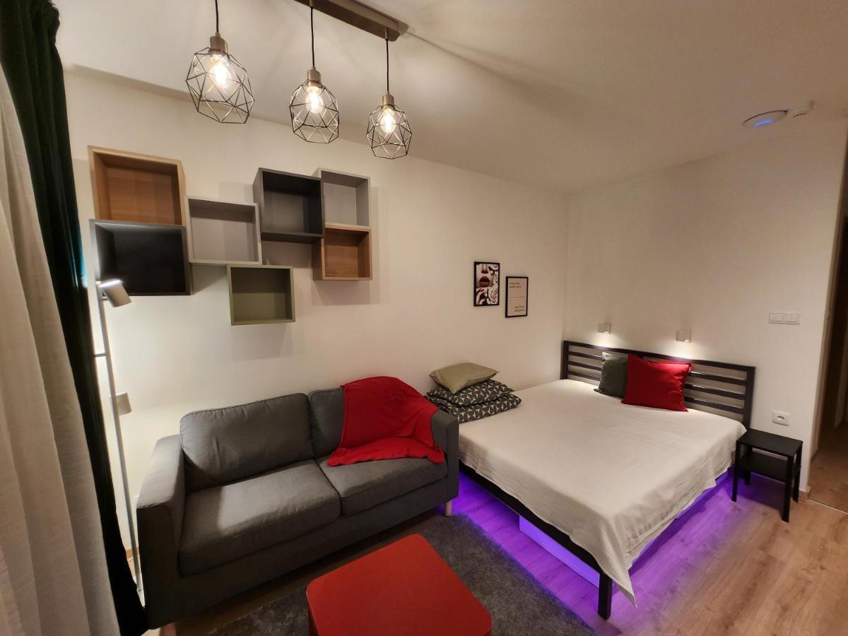 デブレツェン Apartman 18アパートホテル エクステリア 写真