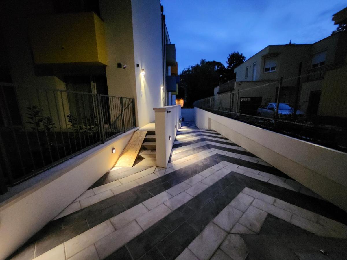デブレツェン Apartman 18アパートホテル エクステリア 写真