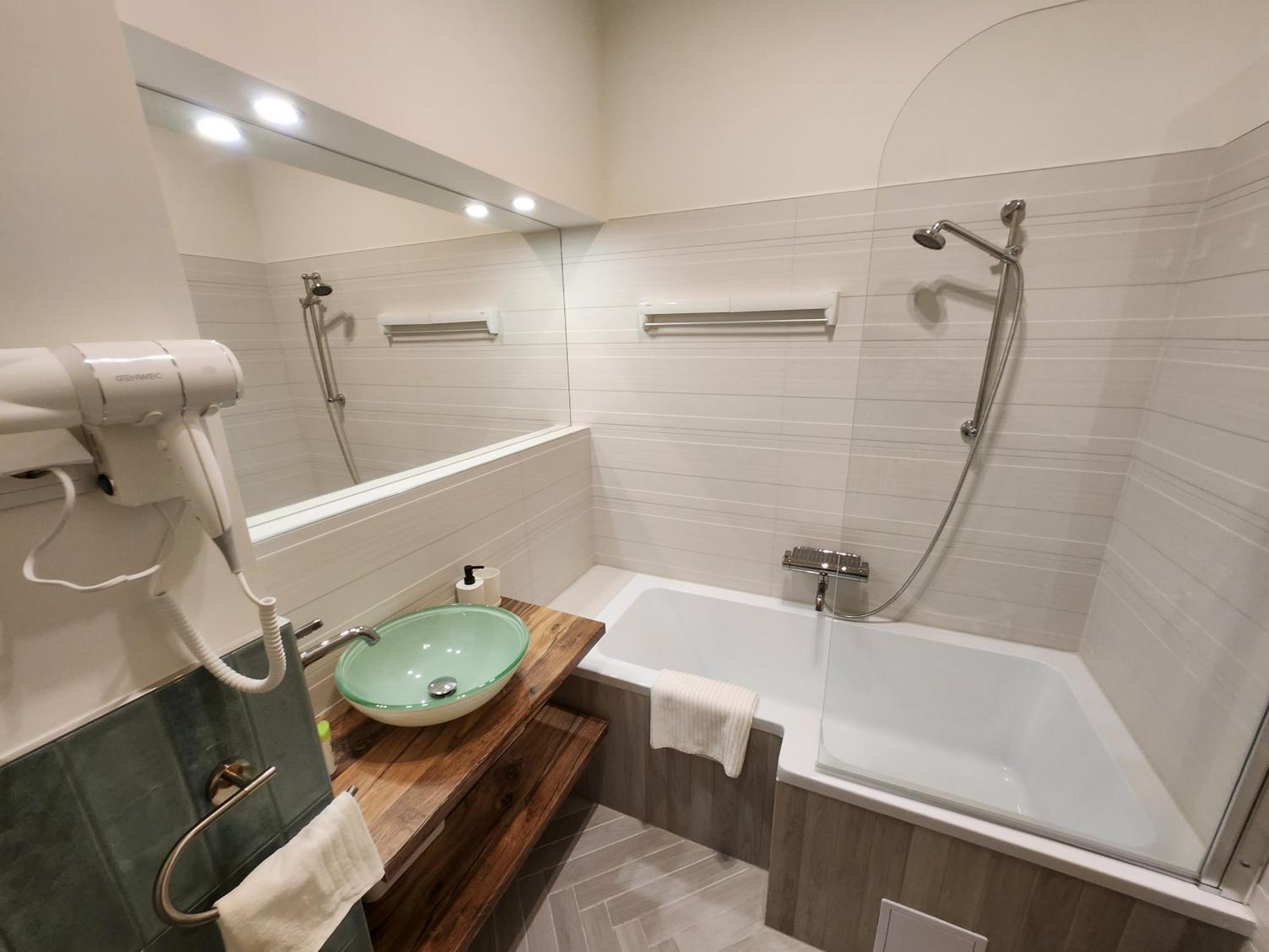デブレツェン Apartman 18アパートホテル エクステリア 写真